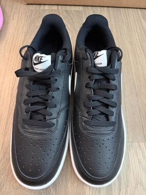 Nike Men’s Black Leather Low-Top Sneakers with White Midsole